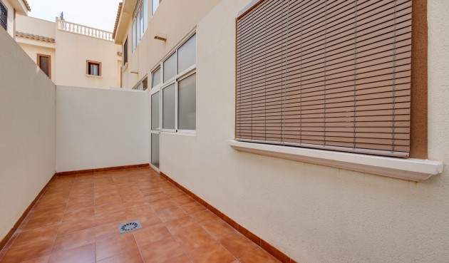 Resale - Bungalow -
Torrevieja - Costa Blanca