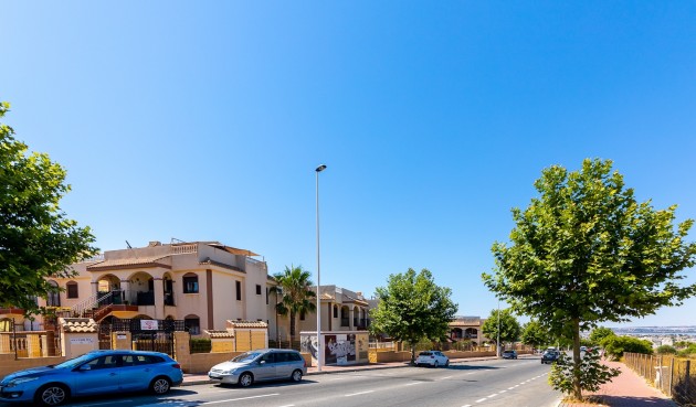 Resale - Bungalow -
Torrevieja - Costa Blanca