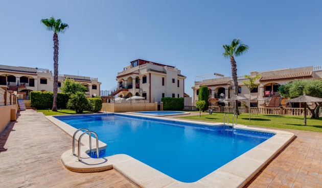 Resale - Bungalow -
Torrevieja - Costa Blanca