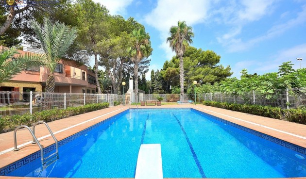 Återförsäljning - Villa -
Torrevieja - Los Balcones