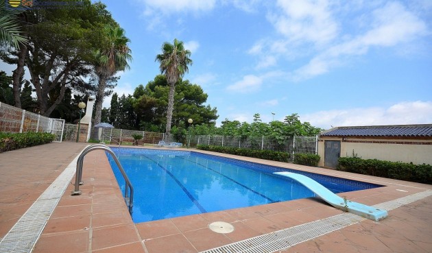 Återförsäljning - Villa -
Torrevieja - Los Balcones