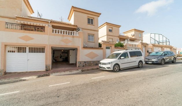 Återförsäljning - Town House -
Torrevieja - Los Altos