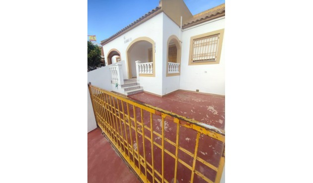 Återförsäljning - Bungalow -
Torrevieja - Torretas