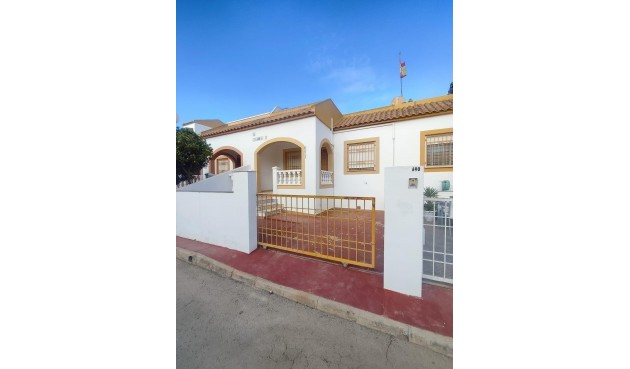 Återförsäljning - Bungalow -
Torrevieja - Torretas