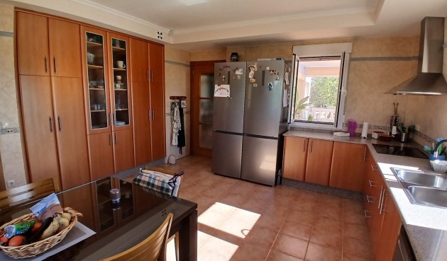 Resale - Villa -
Yecla - Inland