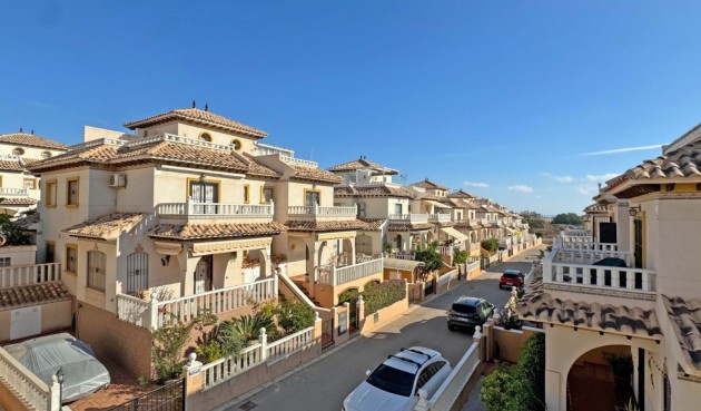 Brukt - Town House -
Orihuela Costa - Costa Blanca