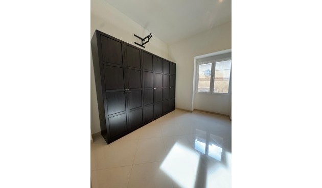 Brukt - Apartment -
Alicante - Centro