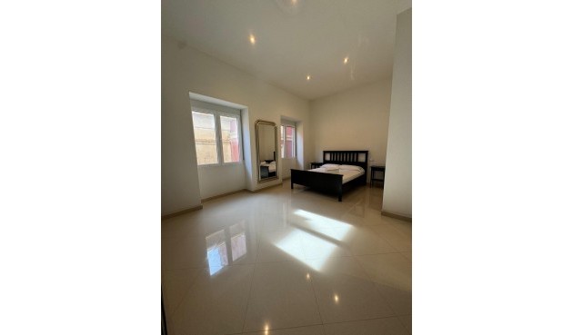 Brukt - Apartment -
Alicante - Centro