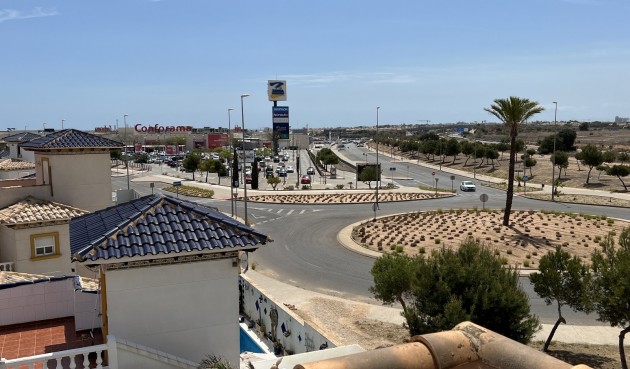 Återförsäljning - Villa -
La Zenia - Costa Blanca