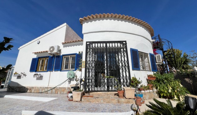 Återförsäljning - Villa -
Orihuela Costa - Costa Blanca