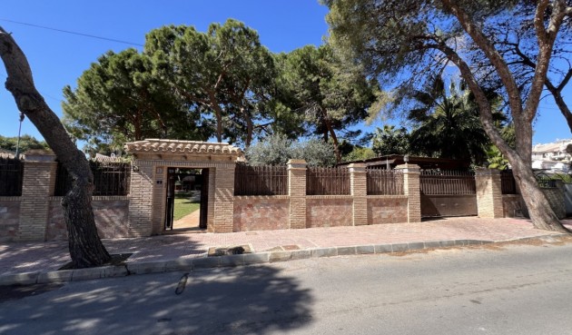 Återförsäljning - Villa -
Orihuela Costa - Costa Blanca