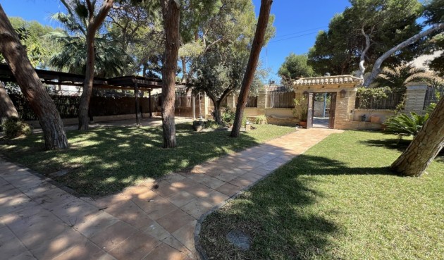 Resale - Villa -
Orihuela Costa - Costa Blanca