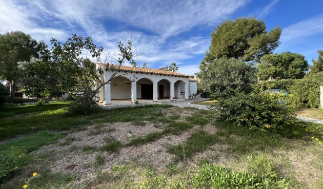 Återförsäljning - Villa -
Orihuela - Inland