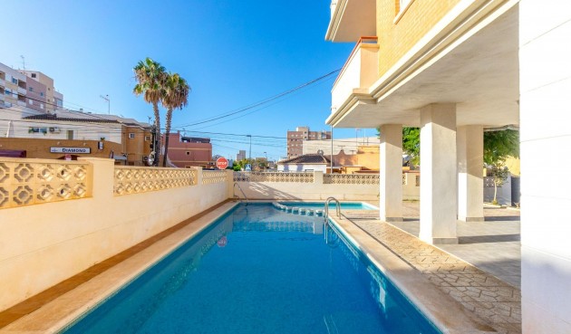 Resale - Apartment -
Torrevieja - Nueva Torrevieja