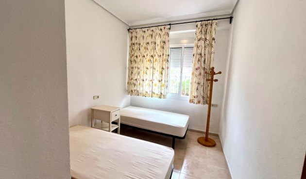 Brukt - Apartment -
Torrevieja - Playa De Los Naufragos