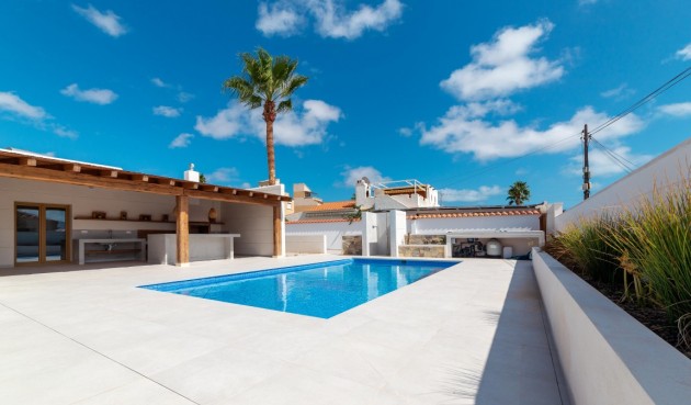 Återförsäljning - Villa -
Torrevieja - Costa Blanca