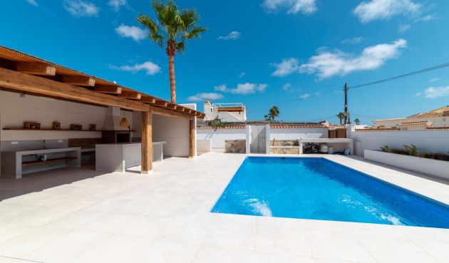 Återförsäljning - Villa -
Torrevieja - Costa Blanca