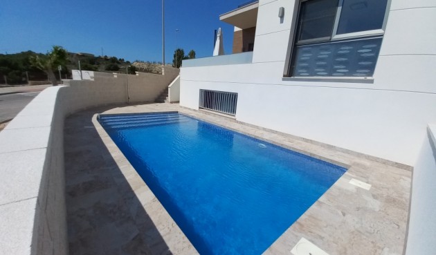 Resale - Villa -
San Miguel de Salinas - Inland