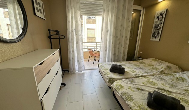 Återförsäljning - Apartment -
Torrevieja - Paseo Maritimo