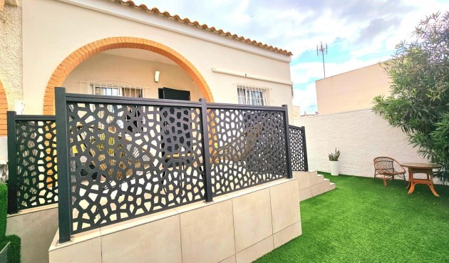 Resale - Town House -
Torrevieja - Parque Las Naciones