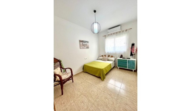 Resale - Apartment -
Torrevieja - Costa Blanca