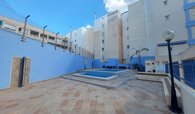 Återförsäljning - Apartment -
Torrevieja - Costa Blanca