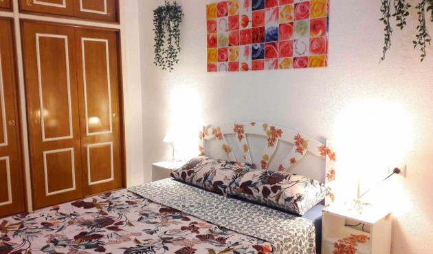 Resale - Apartment -
Torrevieja - Centro