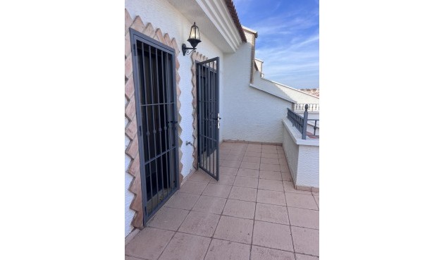 Återförsäljning - Town House -
San Miguel de Salinas - Cerro Del Sol