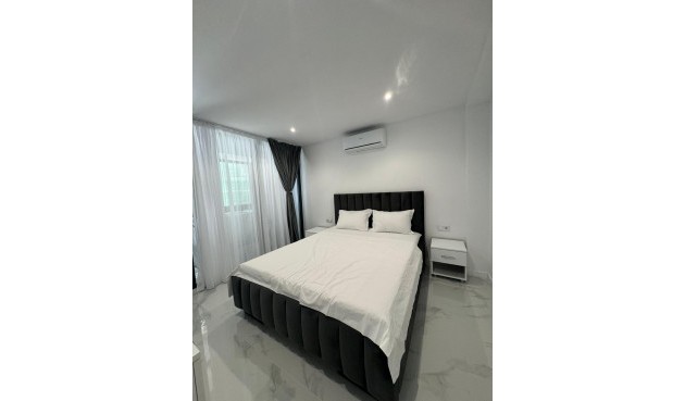 Brukt - Apartment -
Alicante - Centro