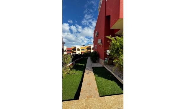 Resale - Bungalow -
Orihuela Costa - Costa Blanca