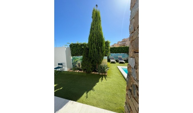 Reventa - Villa -
Orihuela Costa - Lomas de Cabo Roig