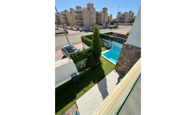 Reventa - Villa -
Orihuela Costa - Lomas de Cabo Roig