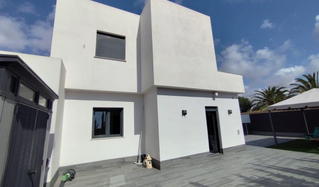 Återförsäljning - Villa -
Torrevieja - El Chaparral