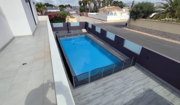 Återförsäljning - Villa -
Torrevieja - El Chaparral