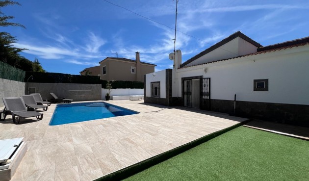 Återförsäljning - Villa -
Torrevieja - Los Balcones