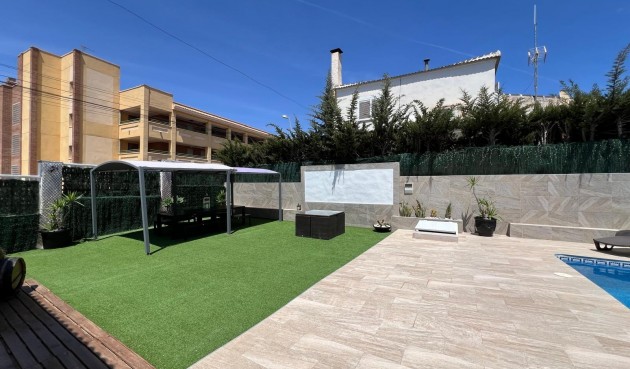 Återförsäljning - Villa -
Torrevieja - Los Balcones