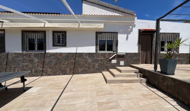 Återförsäljning - Villa -
Torrevieja - Los Balcones