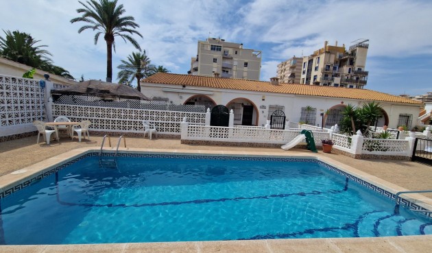 Återförsäljning - Town House -
Torrevieja - Costa Blanca