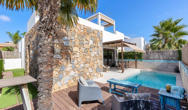 Resale - Villa -
Orihuela Costa - Costa Blanca