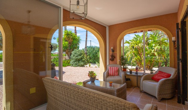 Reventa - Villa -
Daya Vieja - Costa Blanca