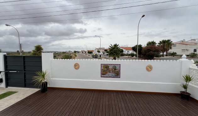 Brukt - Villa -
Torrevieja - Costa Blanca