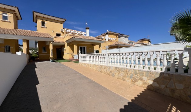 Återförsäljning - Villa -
Orihuela Costa - Costa Blanca