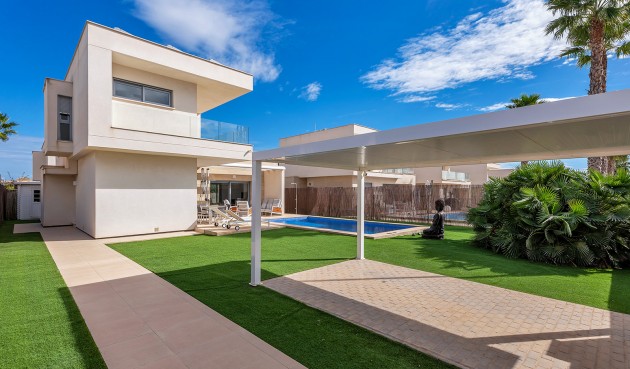 Resale - Villa -
Orihuela - Inland