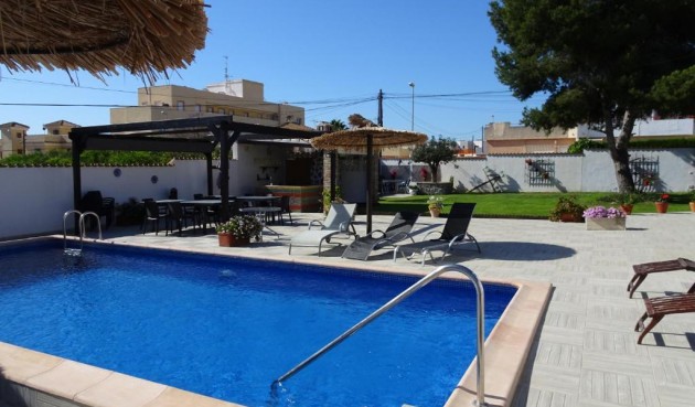 Återförsäljning - Villa -
Orihuela Costa - Costa Blanca