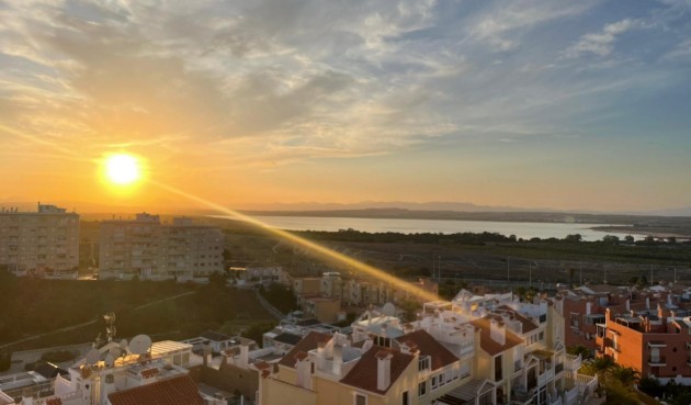 Återförsäljning - Apartment -
Torrevieja - Torre La Mata