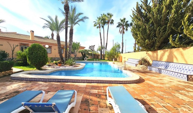 Återförsäljning - Villa -
Torrevieja - San Luis