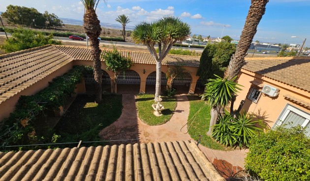 Återförsäljning - Villa -
Torrevieja - San Luis