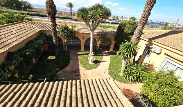 Återförsäljning - Villa -
Torrevieja - San Luis