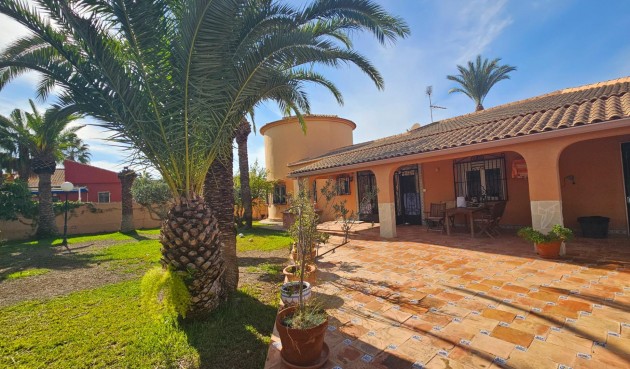 Återförsäljning - Villa -
Torrevieja - San Luis