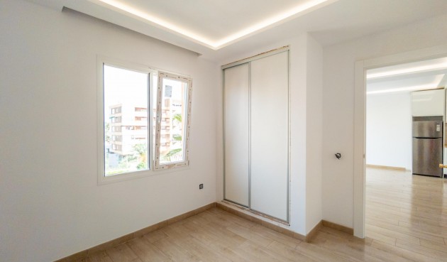 Återförsäljning - Apartment -
Torrevieja - La Veleta